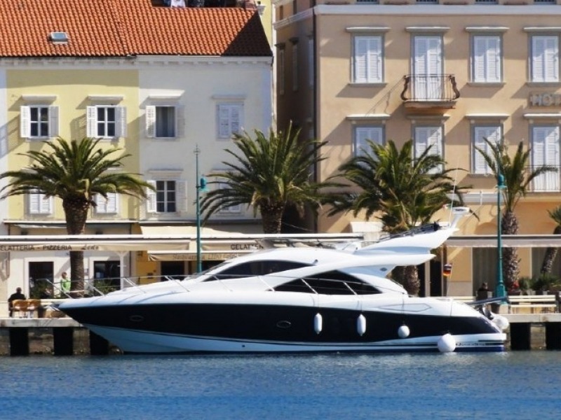 SUNSEEKER MANHATTAN 50 Motor Yacht Charter Croatia