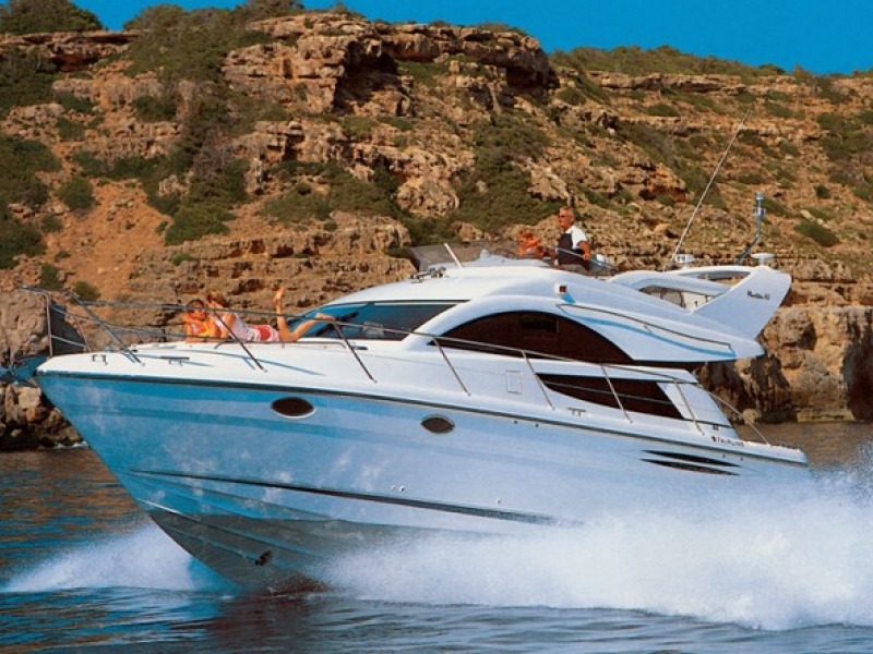 FAIRLINE PHANTOM 40 Motor Yacht Charter Croatia
