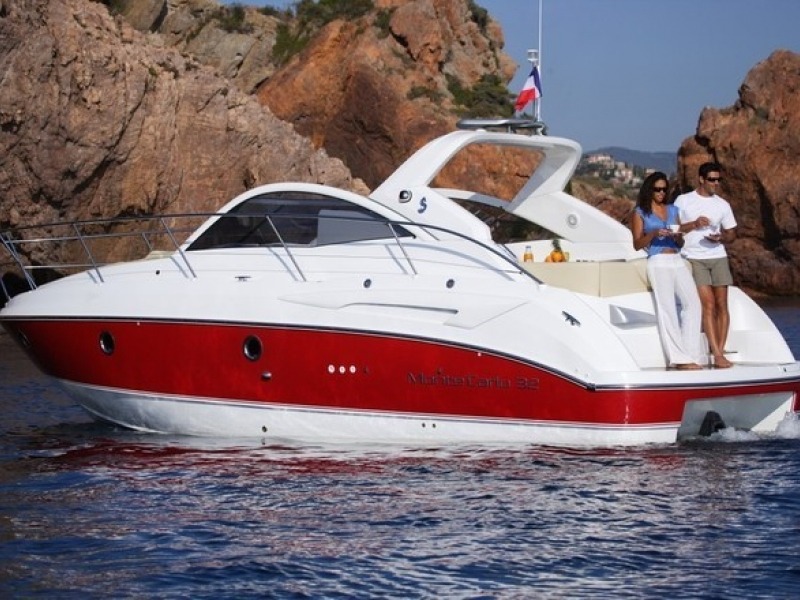 BENETEAU MONTE CARLO 32 Motor Yacht Charter Croatia