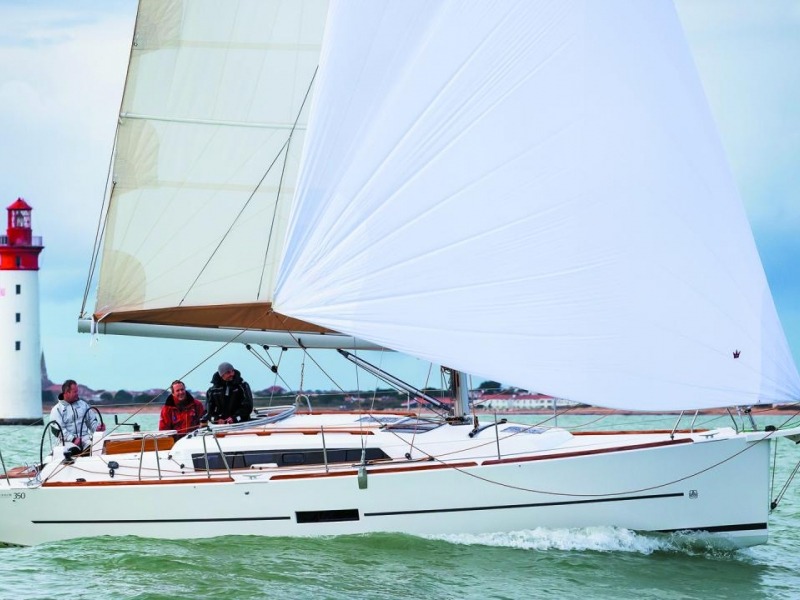 Dufour 350 Grand Large sailing