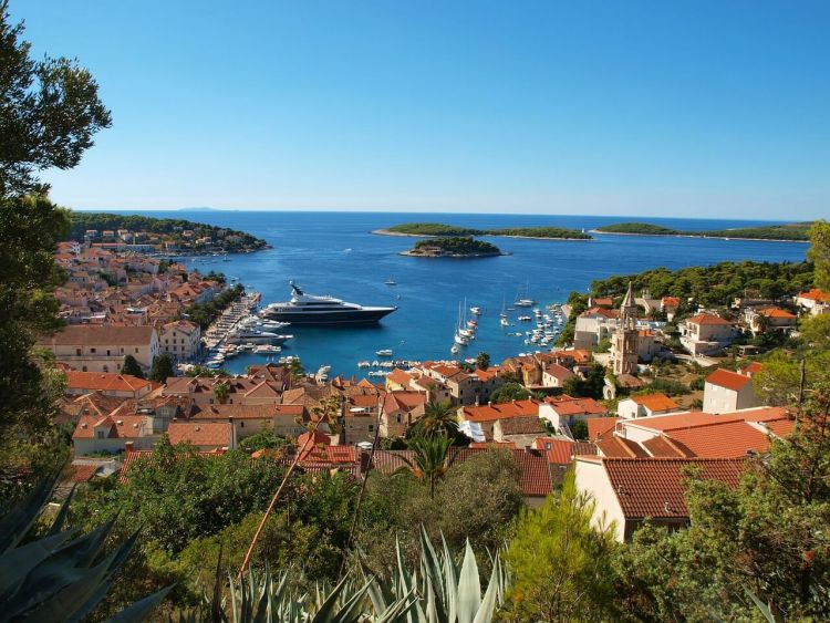 Empfehlen Sie einige Routen fuer Segeln in Kroatien?